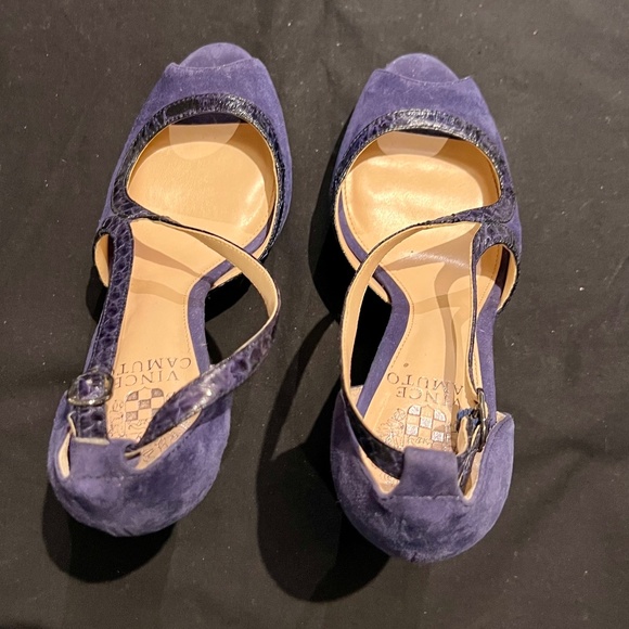 Vince Camuto Heels - Picture 2 of 4